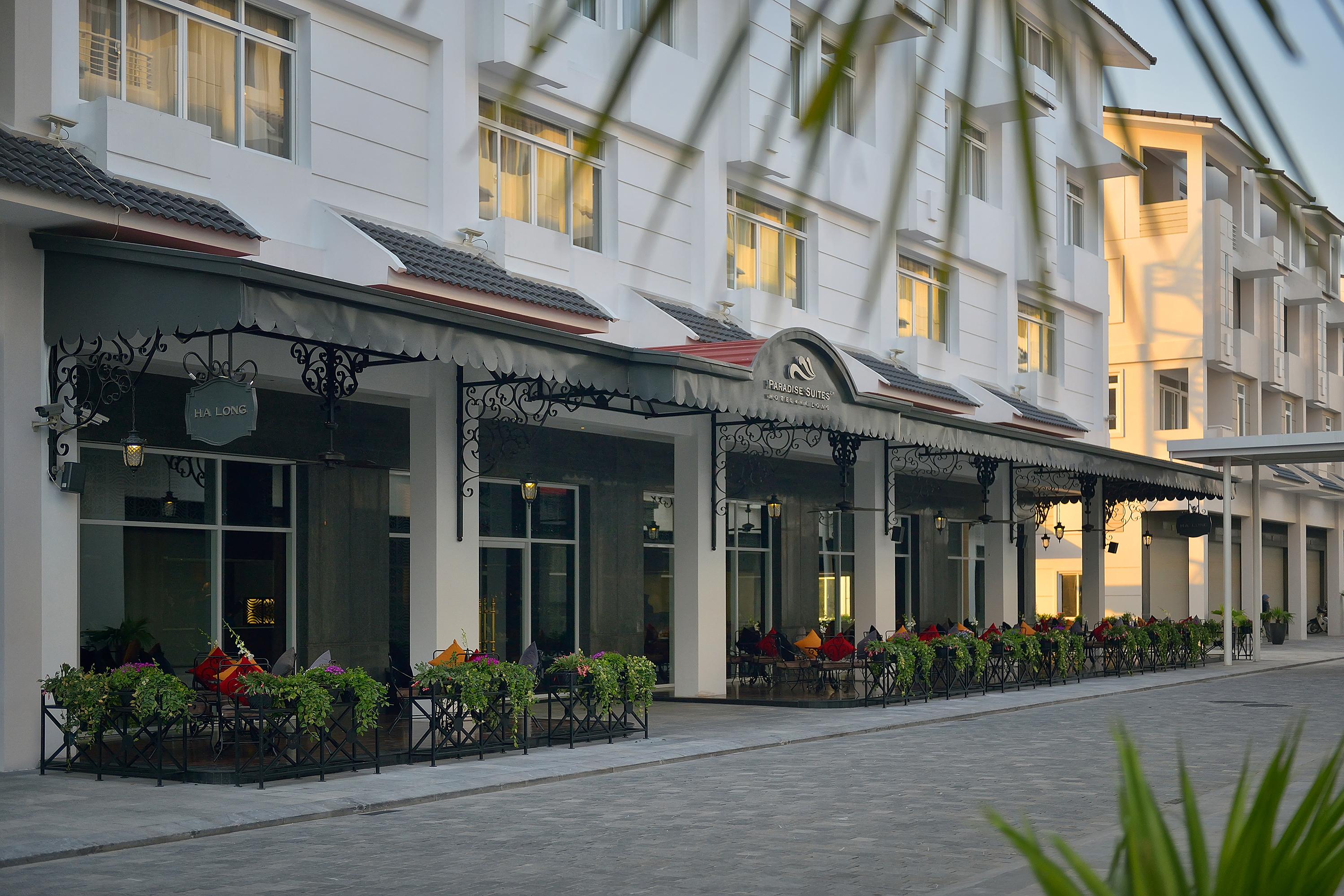 Paradise Suites Hotel Ha Long Exterior photo